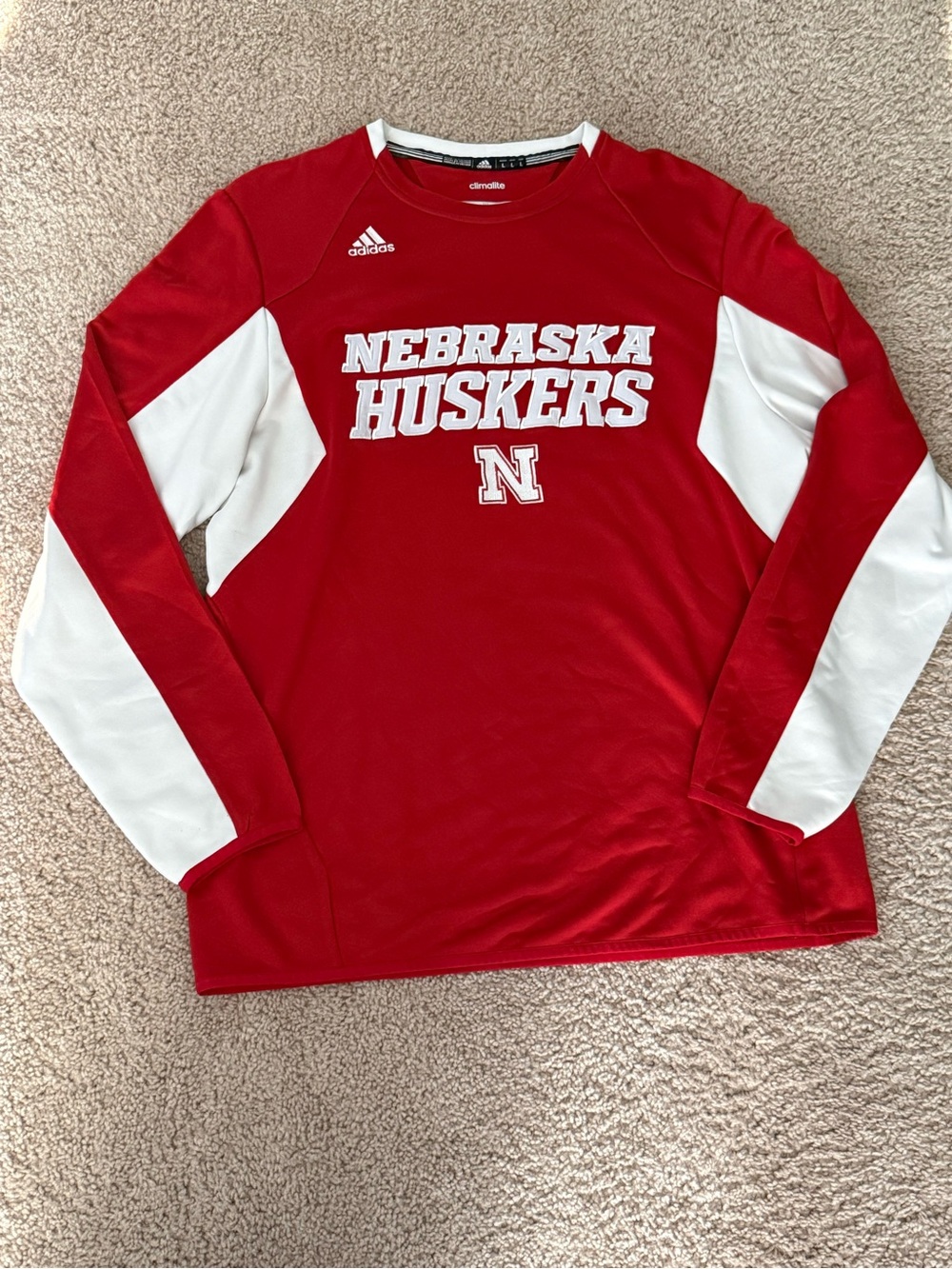 Nebraska Huskers Adidas thick jersey long sleeve shirt (men’s LARGE)